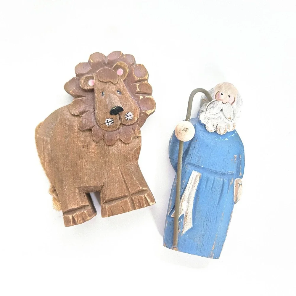 Noah's Ark Noah and Lion Wood Wooden Decorative Animals Home Decor Delton - Picture 1 of 13